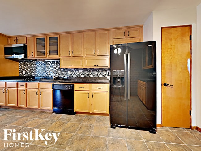 Building Photo - 2716 W 84th St