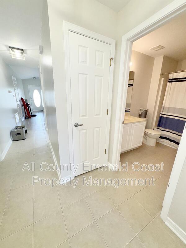 Foto del edificio - 120 Mandevilla Ln