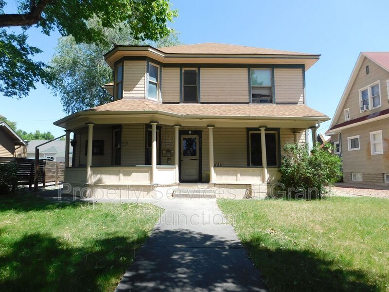 Primary Photo - 816 Grand Ave