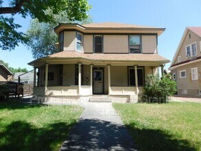 Building Photo - 816 Grand Ave