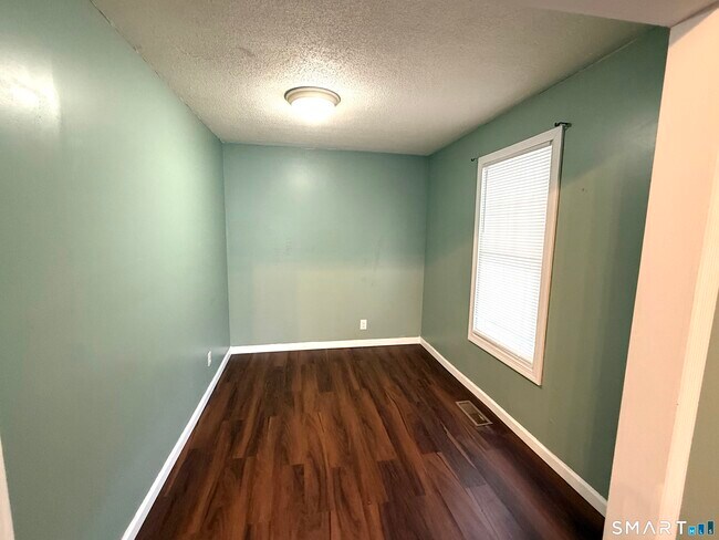 Foto del edificio - 42 Wells Ave