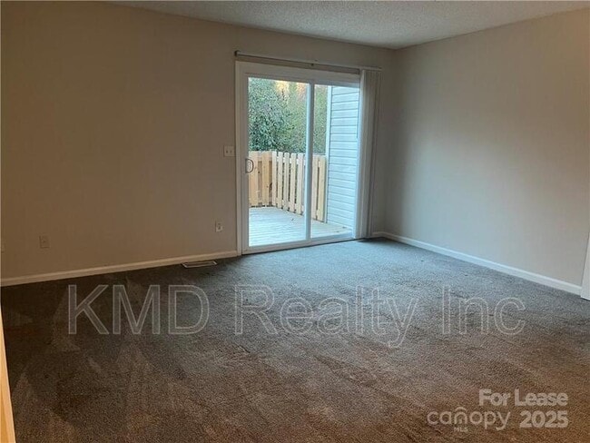 Building Photo - 621 Lex Dr