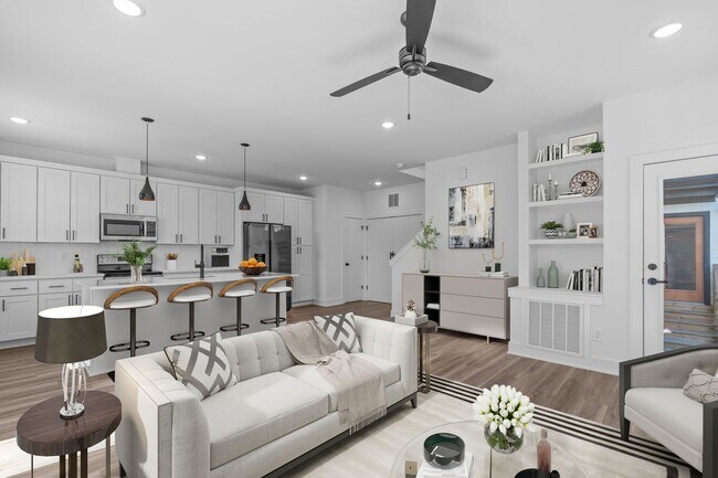 Foto del edificio - **OFFERING $100 RENT DISCOUNT PROMOTION FOR FIRST 6 MONTHS & REFUNDABLE APPLICATION FEES** Luxuri...