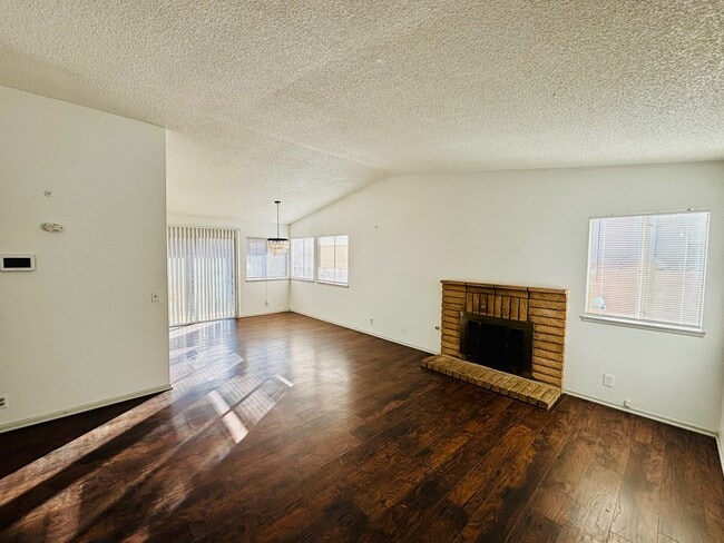 Building Photo - 2308 Edam St