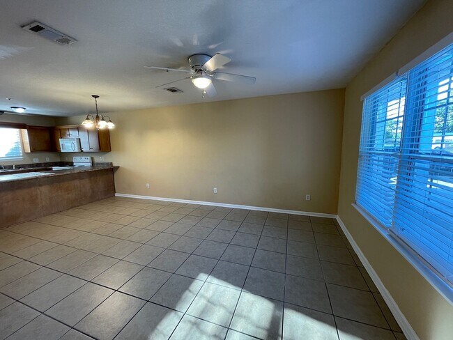 Foto del edificio - 1803 Hickory Ave
