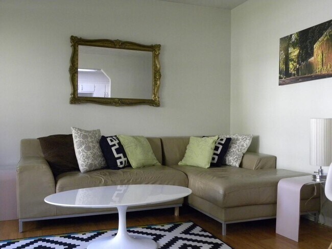 Foto del edificio - 322 Nelms Ave NE