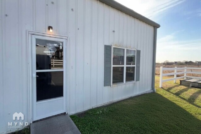 Building Photo - 4892 Masch Branch Rd