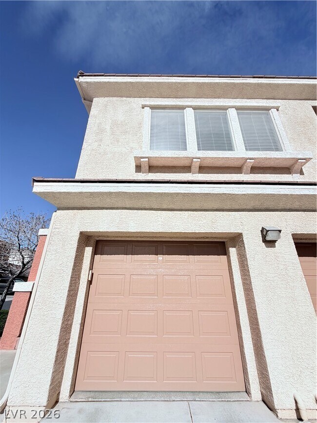 Building Photo - 10809 Garden Mist Dr