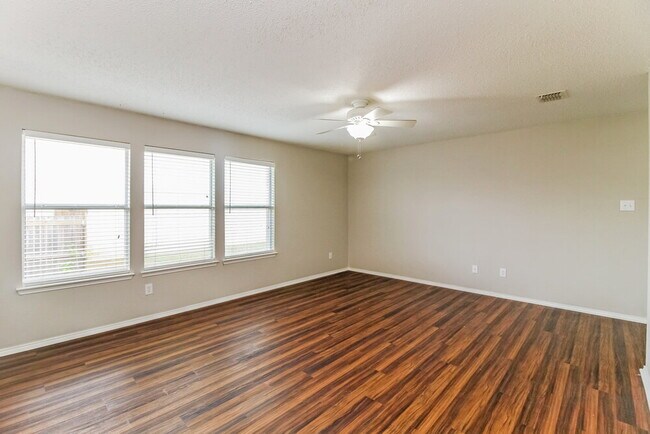 Foto del edificio - 1416 Sequoia Dr