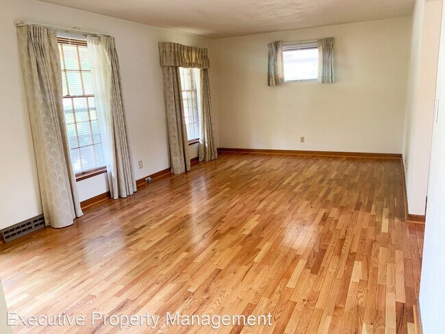 Building Photo - 3 br, 2 bath House - 740 Watkins Dr