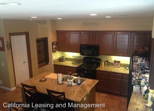 Foto del edificio - 27456 Riverside Ln