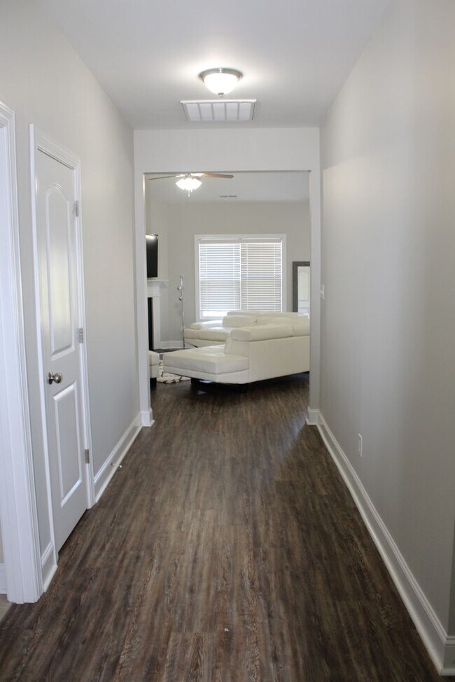 Building Photo - 134 Princess Dr