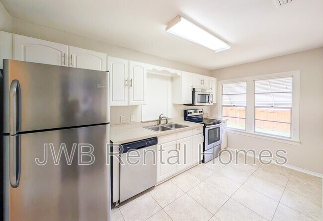 Foto del edificio - 1210 Rensselaer Ave