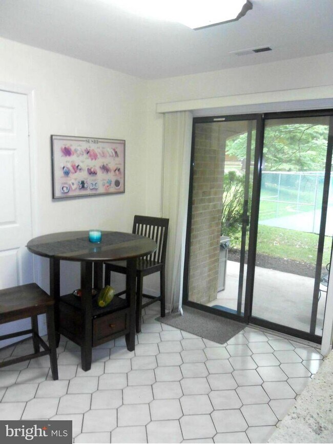 Foto del edificio - 11410 STRAND Dr