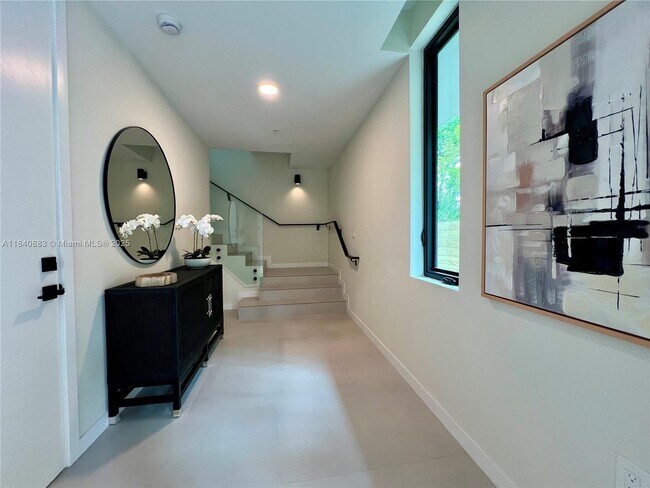 Foto del edificio - 2694 SW 25th Ave