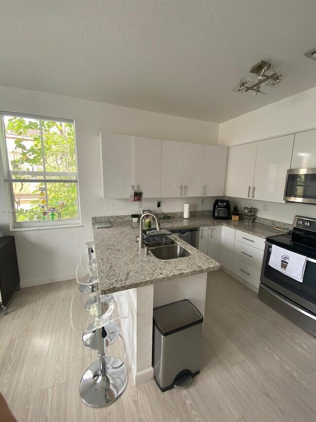 Building Photo - 4445 SW 160th Ave