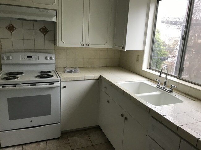 Foto del edificio - 7617 De Longpre