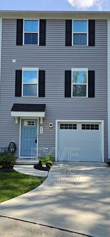 Foto del edificio - 212 Raintree Ln