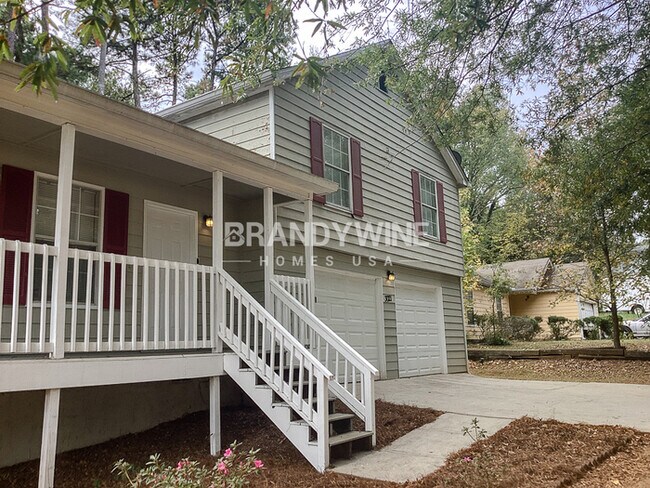 Building Photo - AVAILABLE NOW!! One month FREE RENT