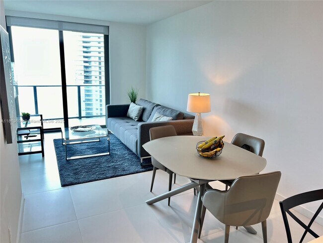 Foto del edificio - 501 NE 31st St
