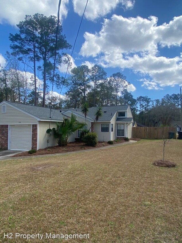 2 br, 2 bath House 2701 Baldwin Drive S House Rental in Tallahassee