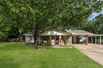 Building Photo - 329 Lionel Rd