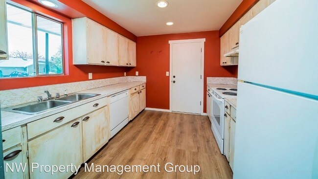 Building Photo - 3 br, 1 bath House - 4731 74th Place NE