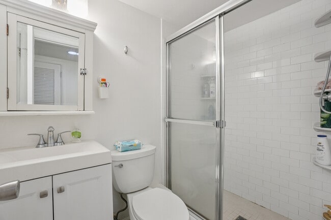 Foto del edificio - 2704 Rambler Ct