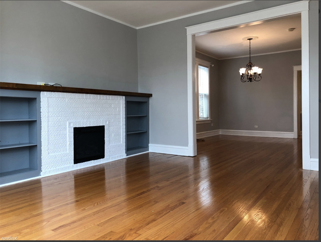 Building Photo - 4021 W Barry Ave