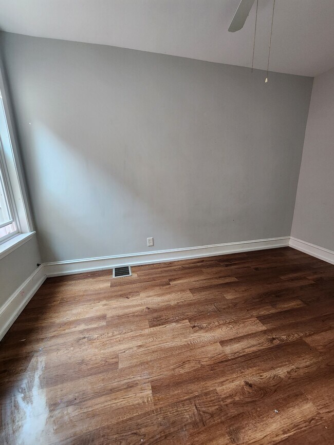 Building Photo - 815 E Tulpehocken St