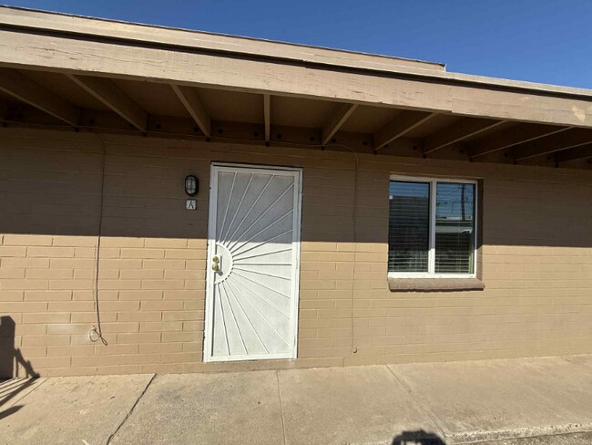 Foto del edificio - 5433 E 30th St