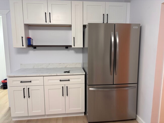 Building Photo - 114 Summit Ave