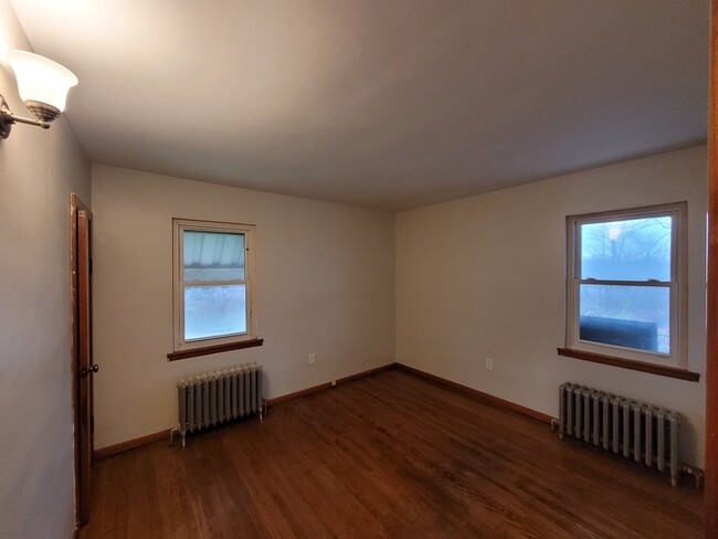 Bedroom - 906 S Progress Ave