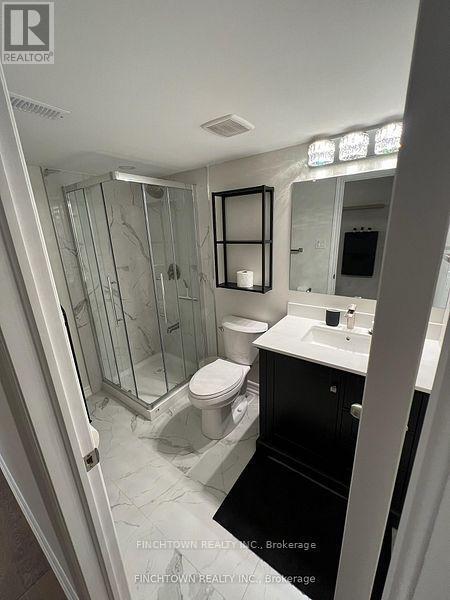 Building Photo - 10 Green Manor Cres