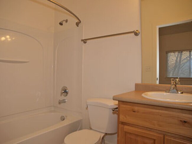 Foto del edificio - Cedar Street Holdings - Unit 33