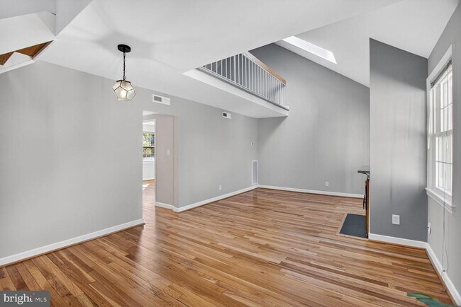 Foto del edificio - 8205 Grubb Rd