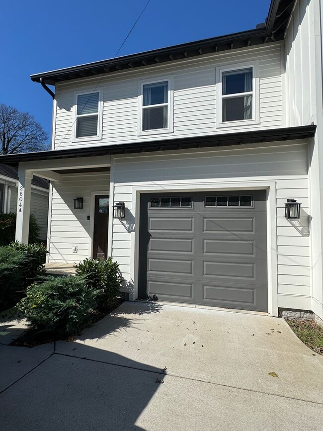 Foto del edificio - 3 bed. 2.5 bath in East Nashville ready fo...