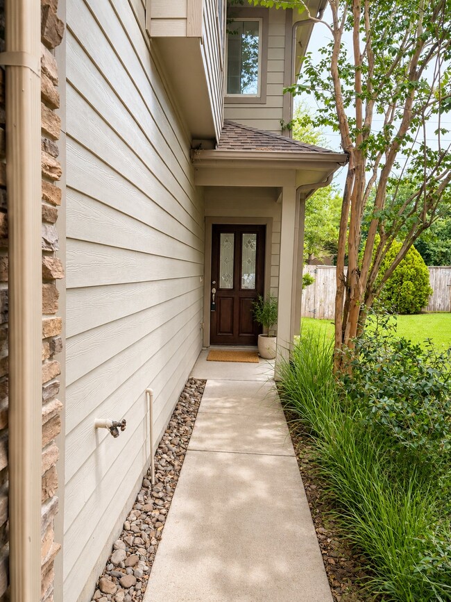 Building Photo - 6414 Haywards Crossing S Cir