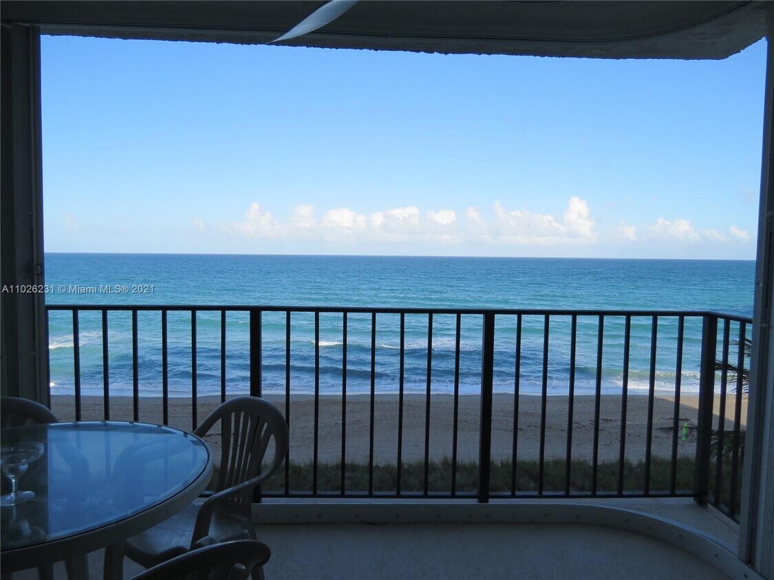 Primary Photo - 9490 S Ocean Dr
