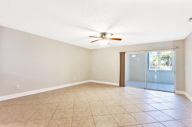 Building Photo - 2128 SE Wild Meadow Cir