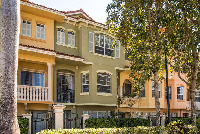 Foto principal - 11860 Valencia Gardens Ave