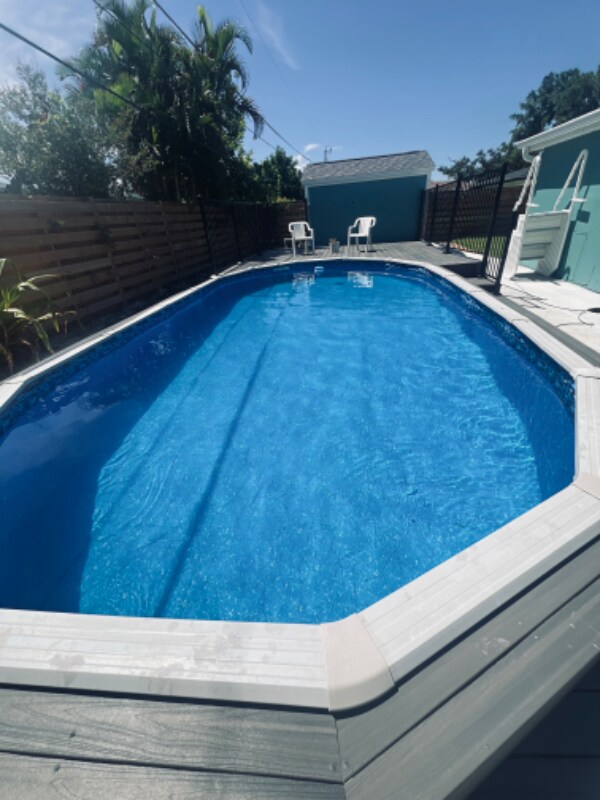 Foto del edificio - 531 Azure Rd