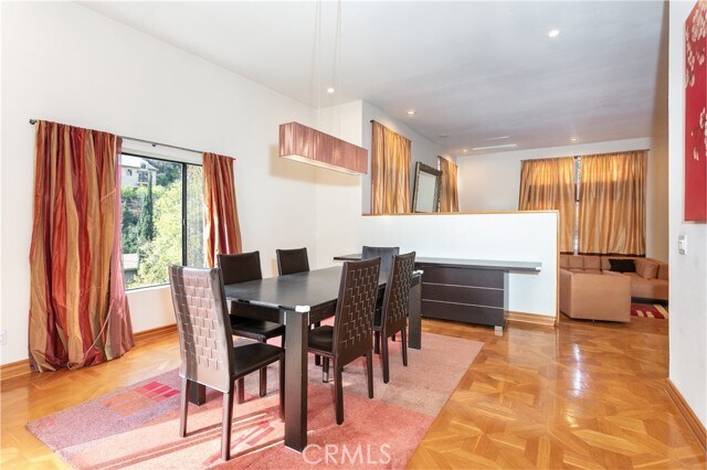 Foto del edificio - 3965 Alta Mesa Dr