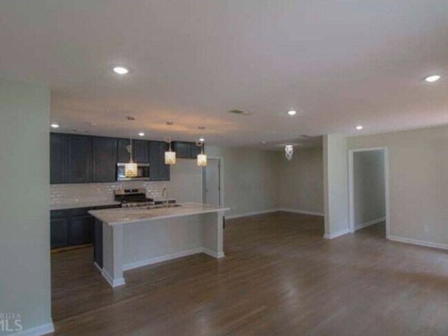 Building Photo - 4 Bedroom Single Family Home in Atlanta