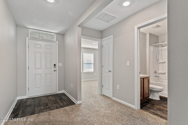 Building Photo - 9051 Tahoe Ln