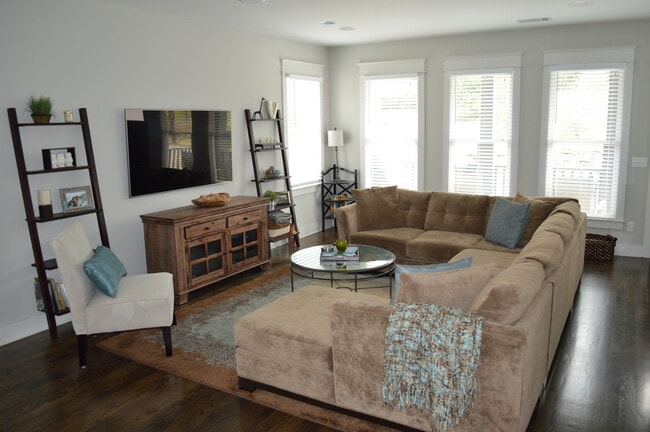 Living Room - 509 Chesterfield Ave