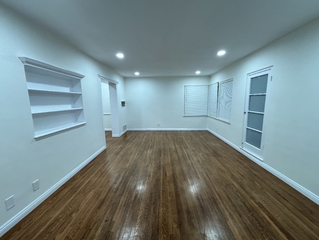 Building Photo - 1366 Kelton Ave