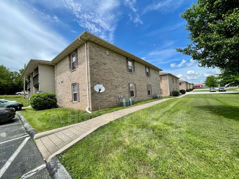 Primary Photo - 2131 Southfork Dr