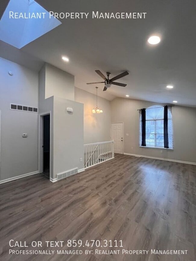 Building Photo - 353 Chase Pl