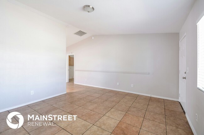 Building Photo - 10915 W Glenrosa Ave